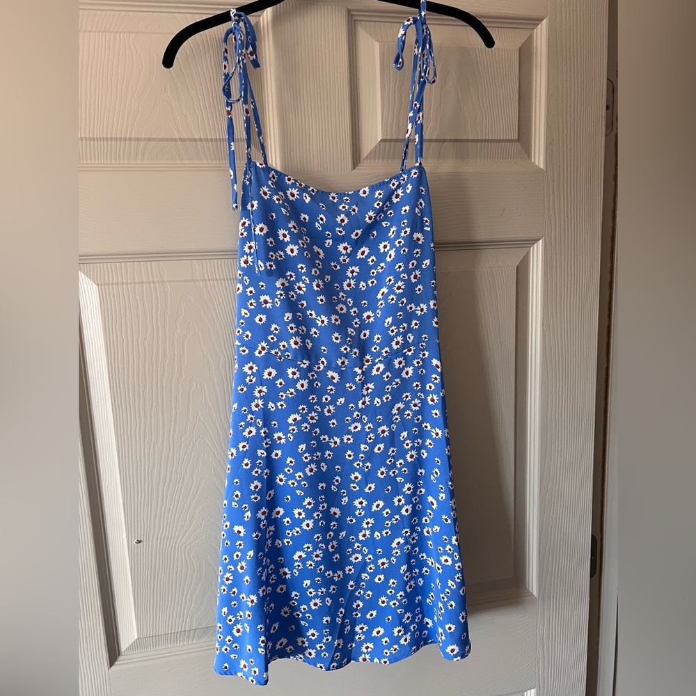 Short blue dress